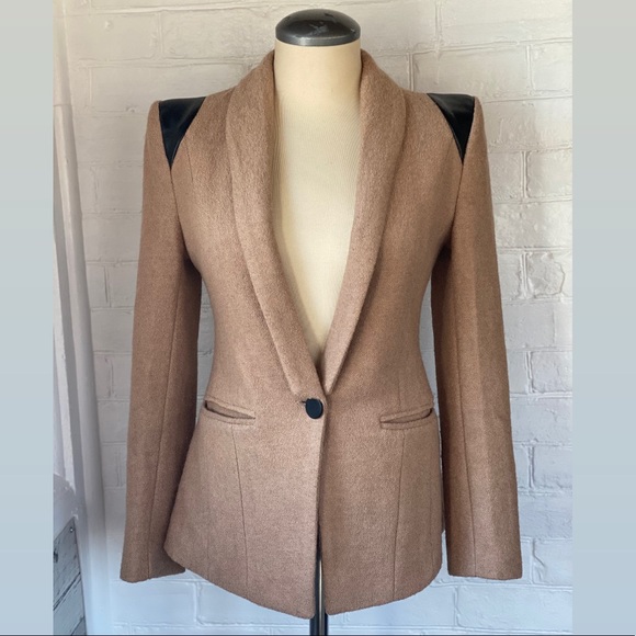 Blazer with faux leather pointed shoulders - Picture 1 of 6